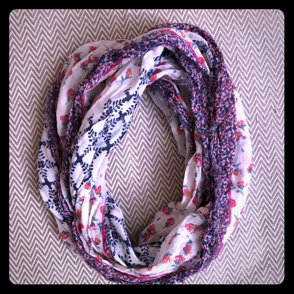 Floral+Pattern Infinity Scarf